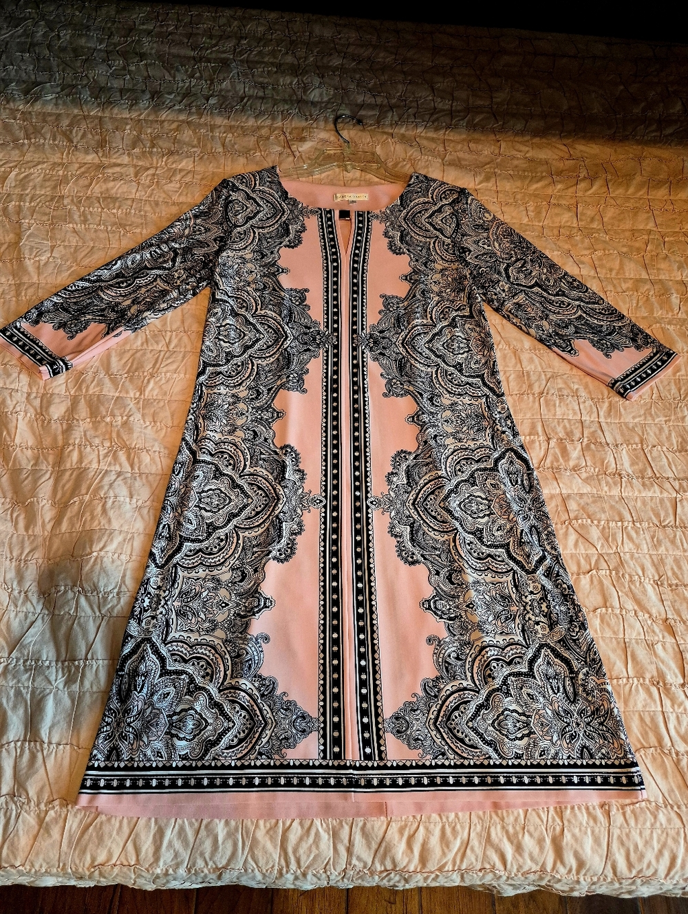 Sandra Darren Size M Pink/Blue Paisley Midi Dress